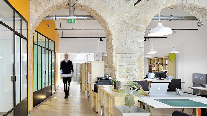 Visite de bureaux rénovés avec des biosourcés