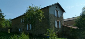 Ferme en pierre et pisé 