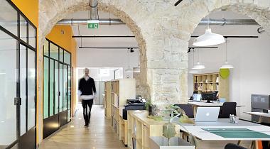 Visite de bureaux rénovés avec des biosourcés
