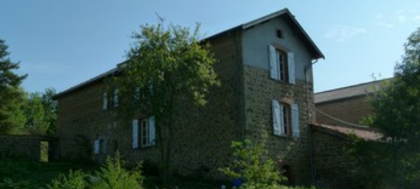 Ferme en pierre et pisé 